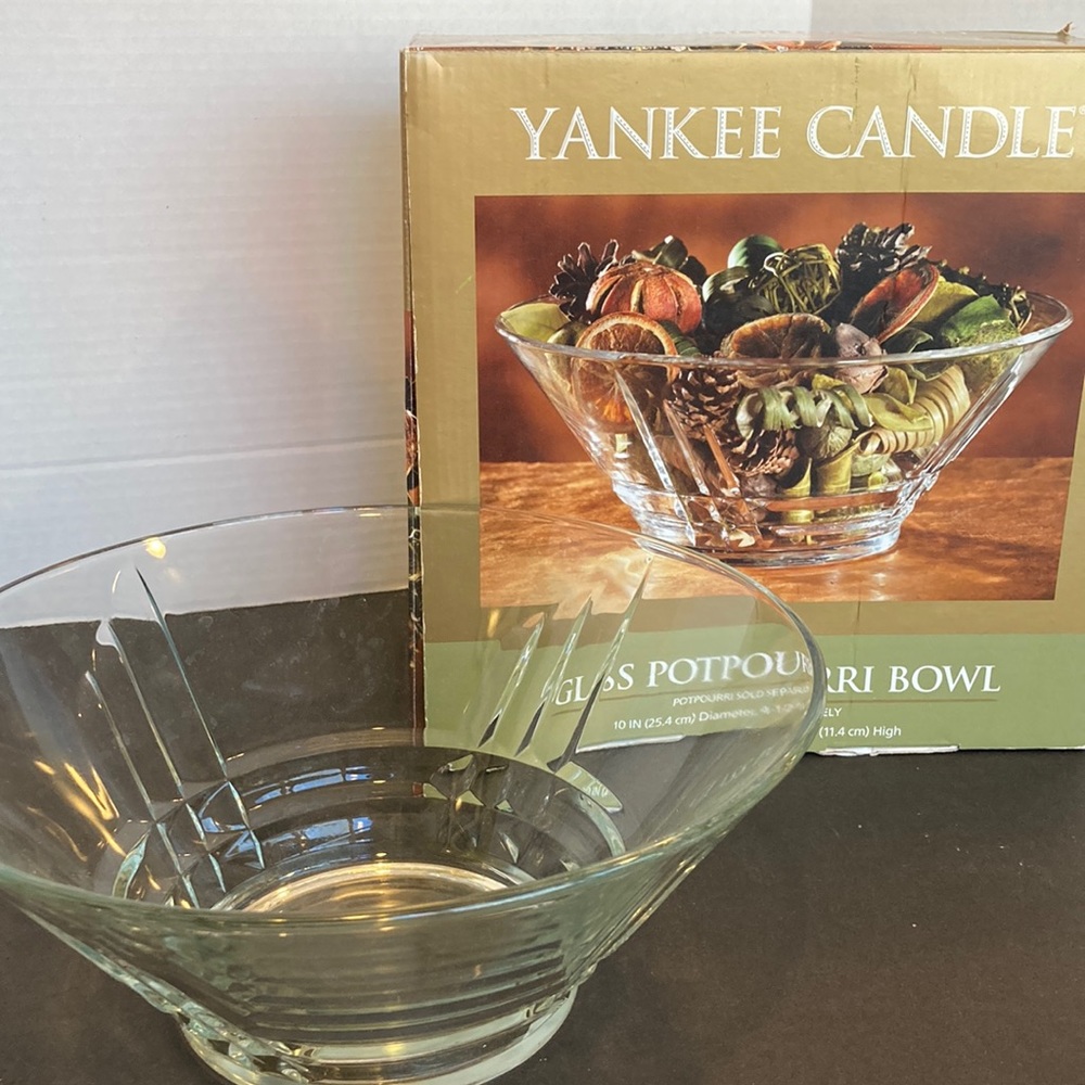 Beautiful YANKEE CANDLE Glass Potpourri Bowl